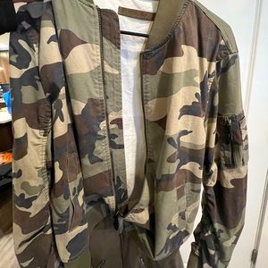 Camouflage stylish bomber jacket